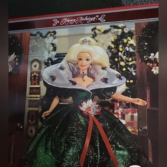 Barbie - Happy Holidays, Special Edition Doll (14123) - Picture 3 of 5